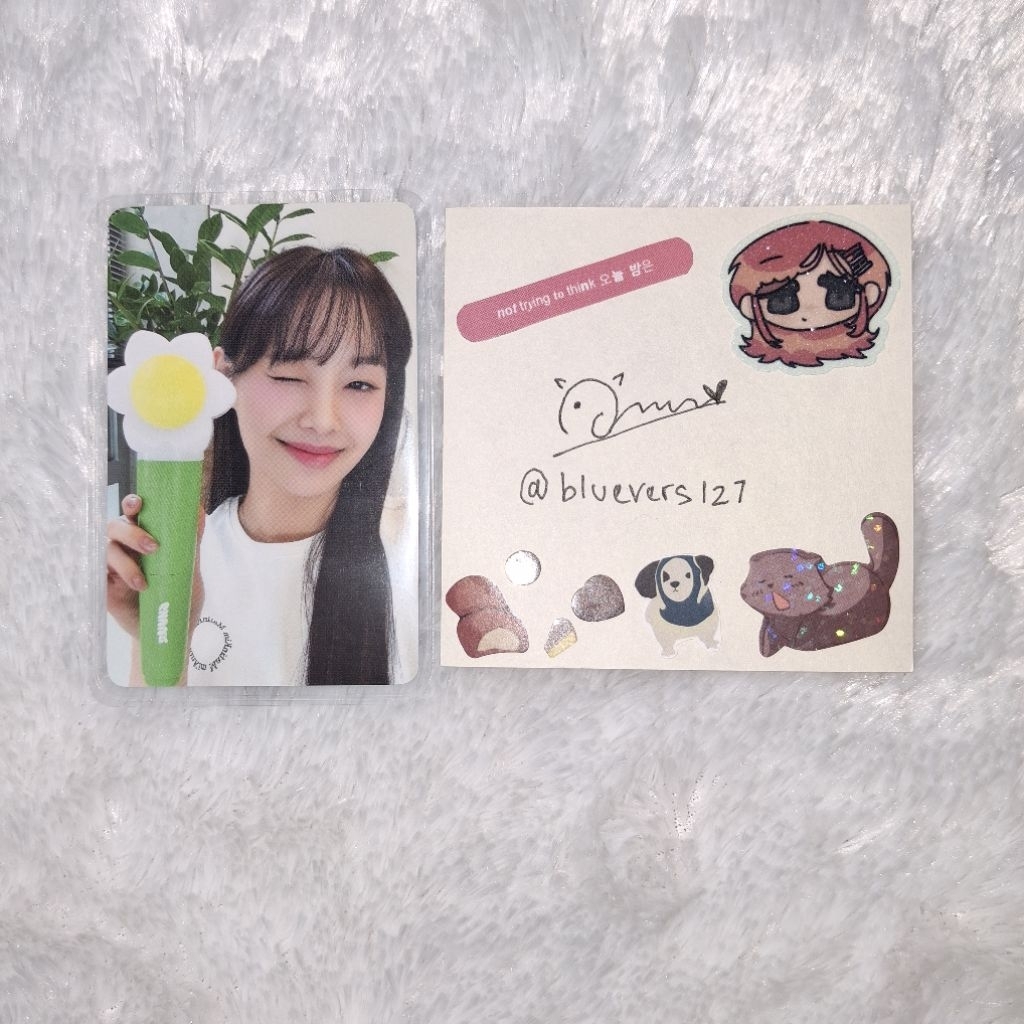 LOONA CHUU KKOTI LIGHTSTICK PHOTOCARD