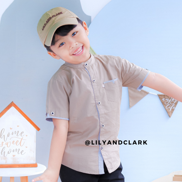 LILY AND CLARK KEMEJA PENDEK ANAK LAKI-LAKI KP07 KHAKI PREMIUM QUALITY