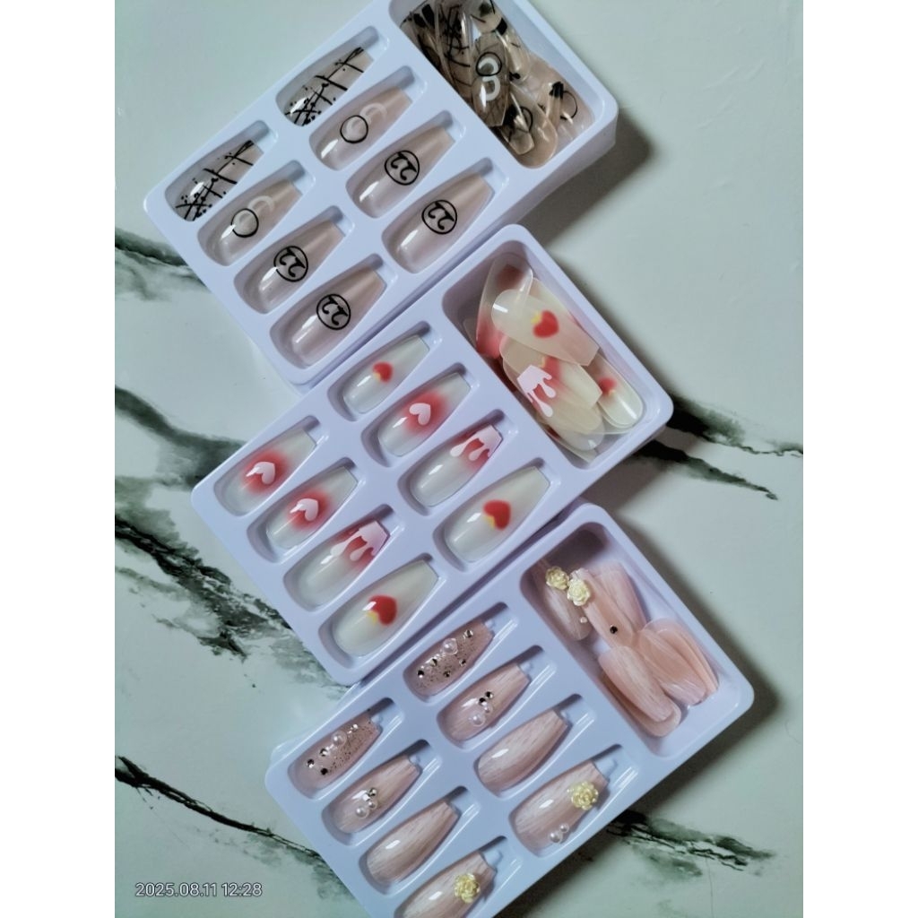 Kuku Palsu Elegan dan Aesthetic