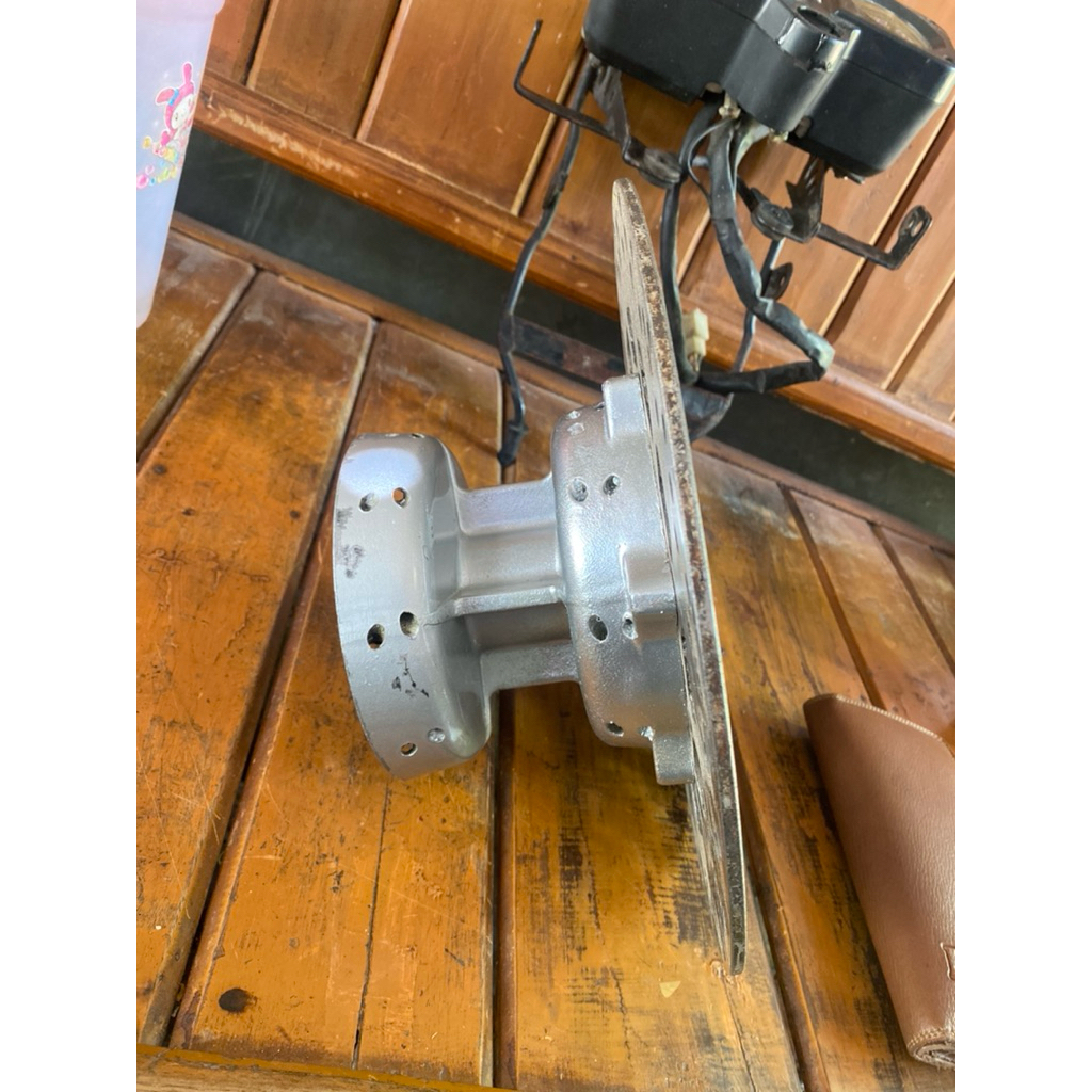 Tromol depan sanex qj