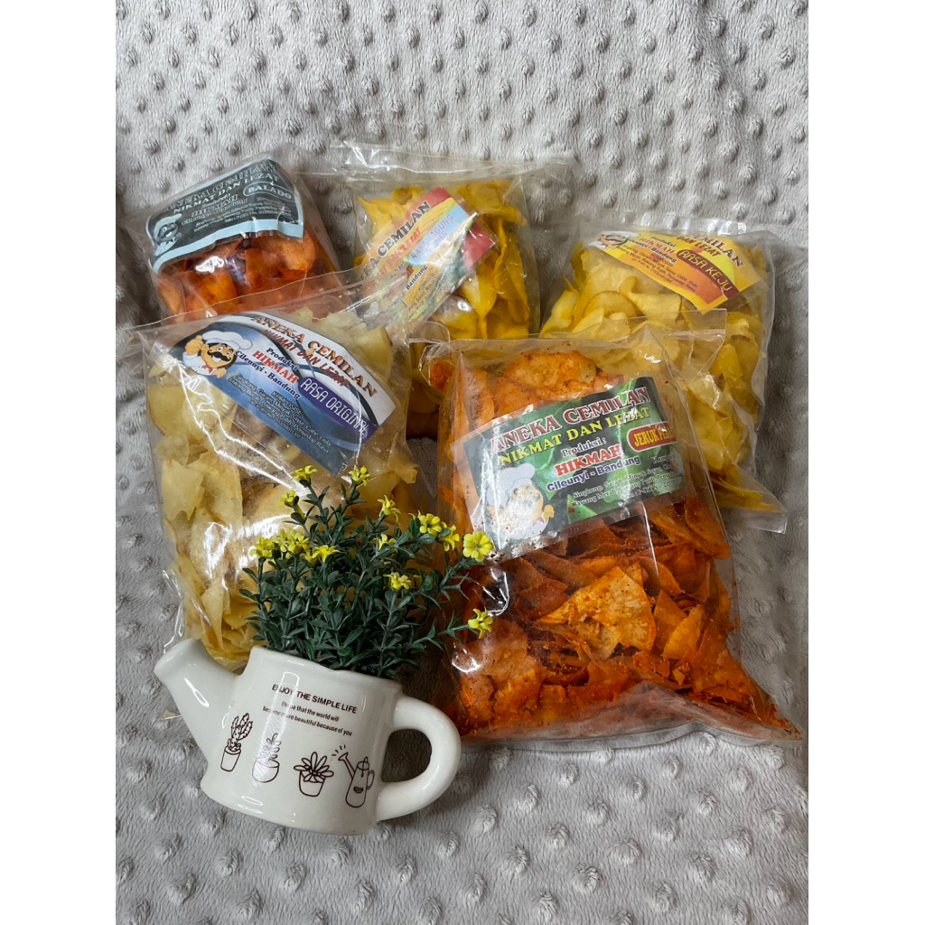 

Keripik singkong original keju jagung balado pedas jeruk original