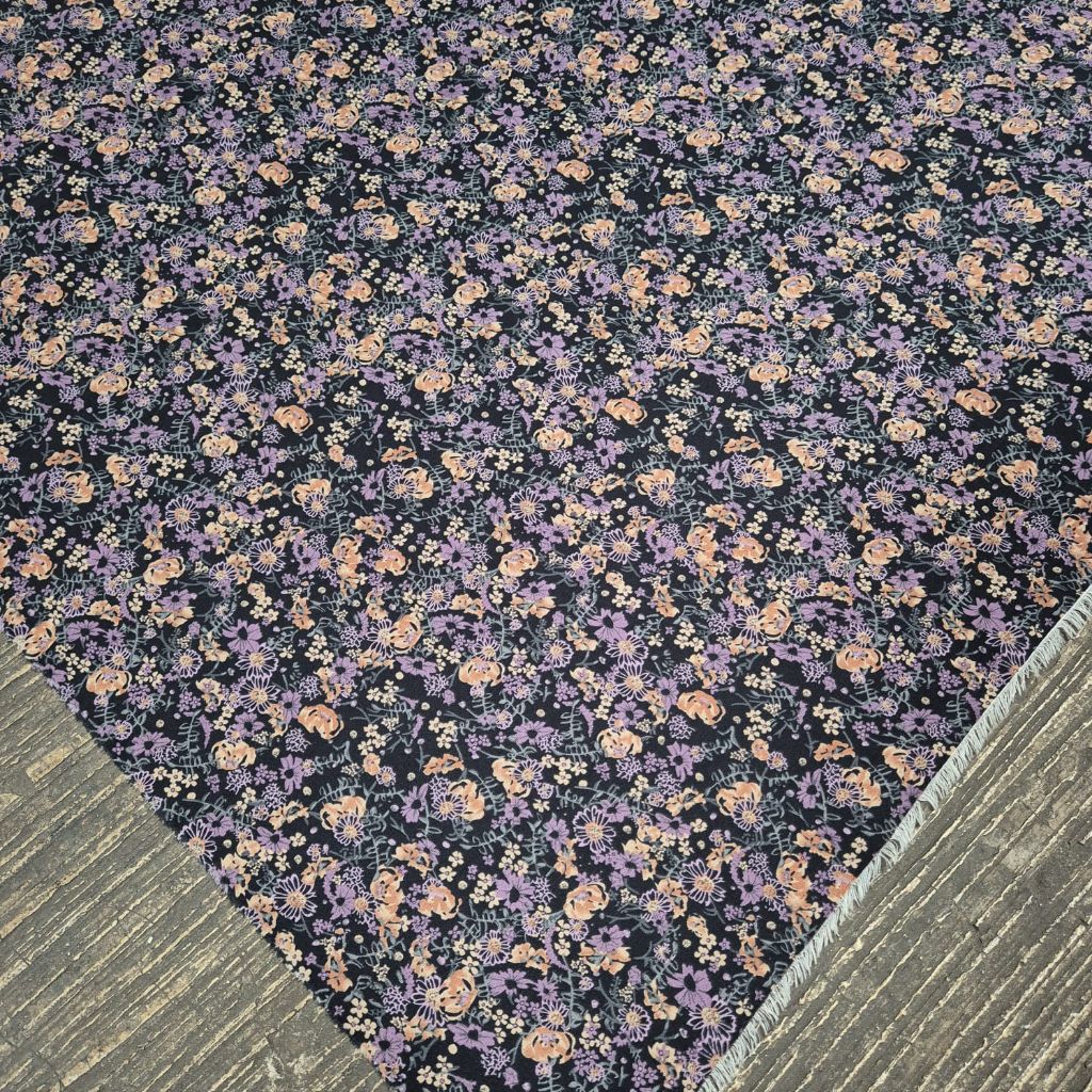 Kain wolly crepe - kain moscrepe - kain zara crepe - kain crepe motif  MAt