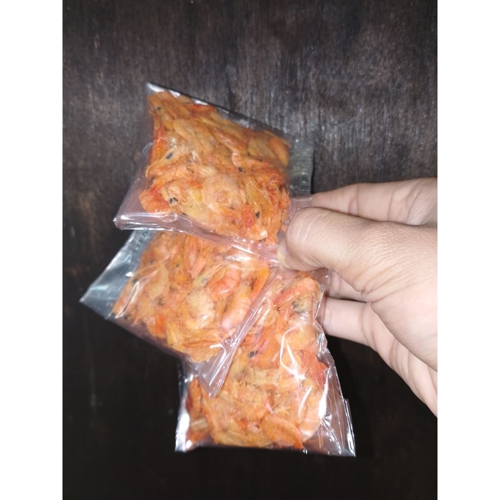

Ebi Kulit Merah Udang Kering 20 gr dimasak bareng Cabe Gendot