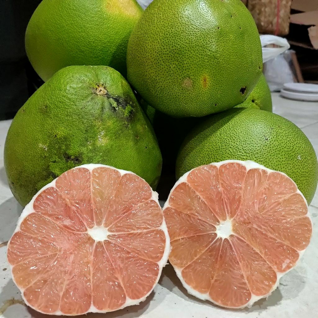 

jeruk pamelo madu muria berat 900g - 3kg