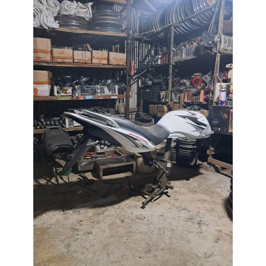 BODY SET TIGER REVO ALBINO FULL SETT REPAINT BARU