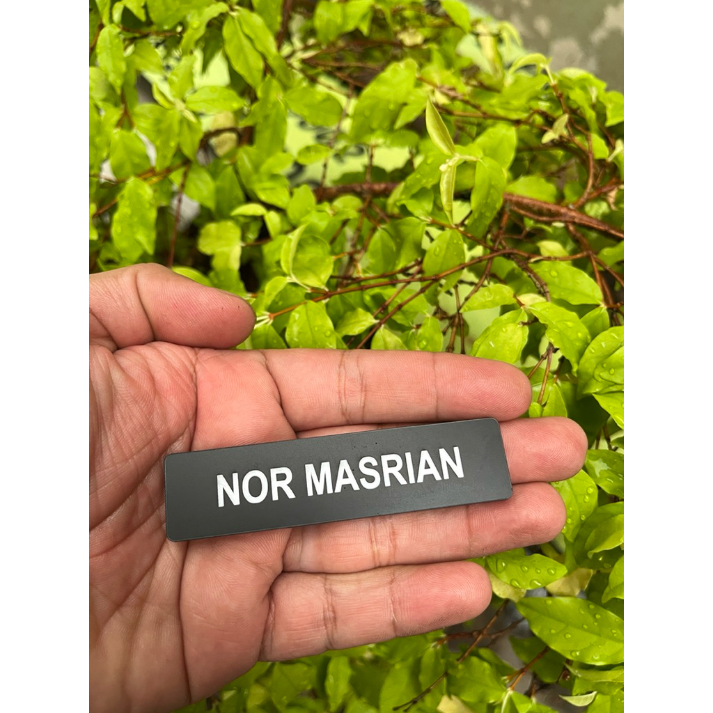 

LANGSUNG JADI Nama Dada/Name Tag Grafir Hitam Doff