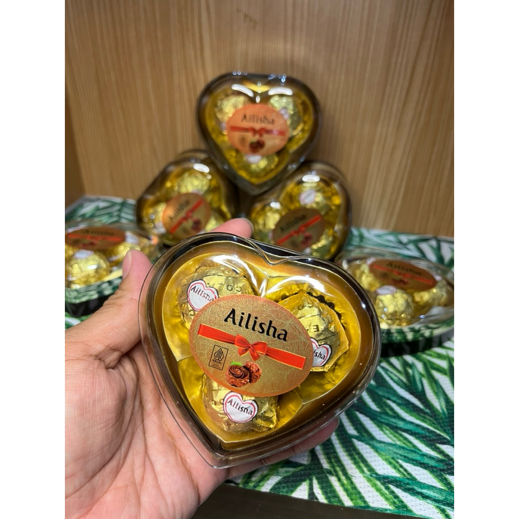 

Ailisha Coklat Heart isi 3 cocok untuk valentine dan buket bunga, hampers dna gift