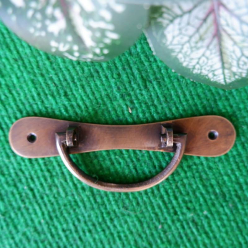 Tarikan Laci Kuningan Antik