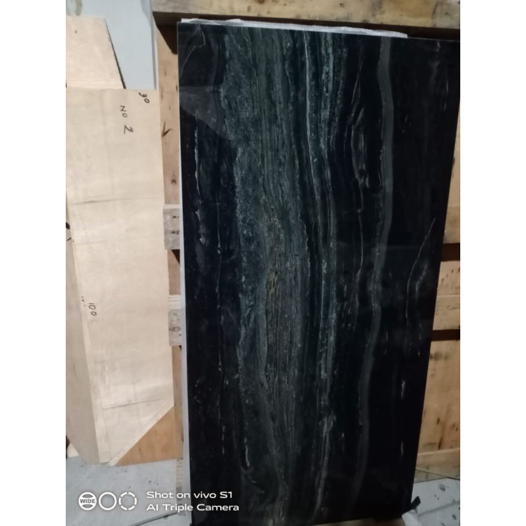 Granit Lantai hitam Glossy 60x120 Glazedpolished