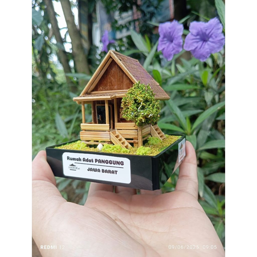 Miniatur Rumah Adat Panggung Provinsi JAWA BARAT