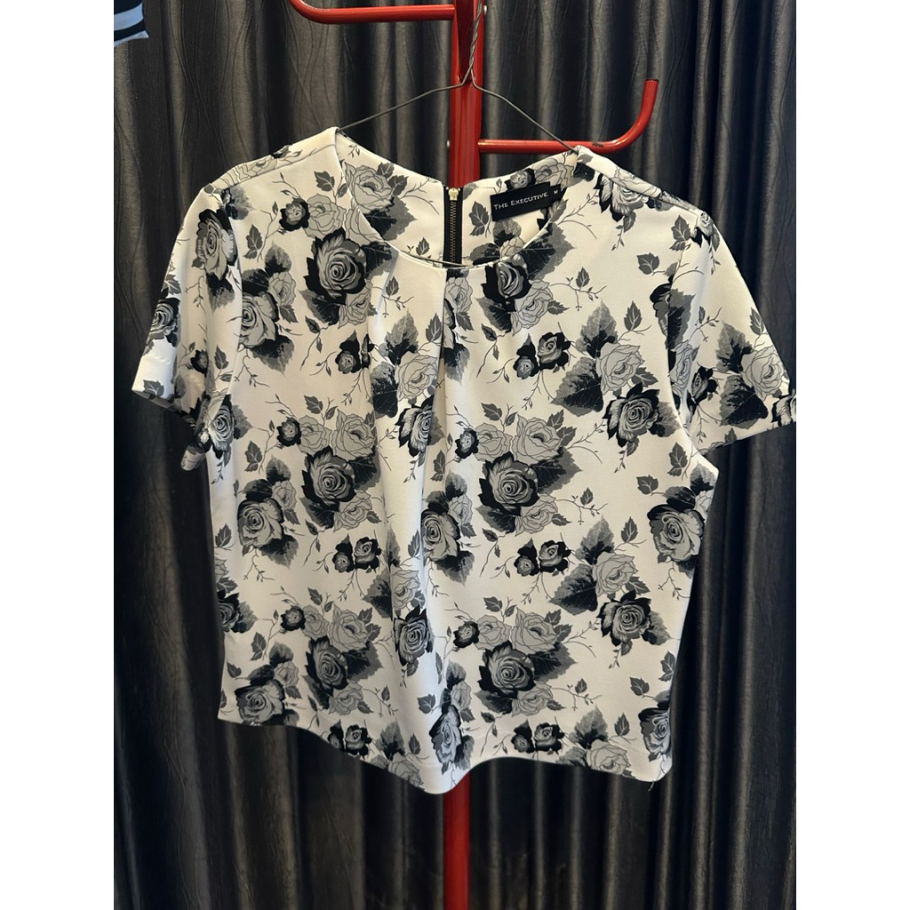 second Baju wanita The executive