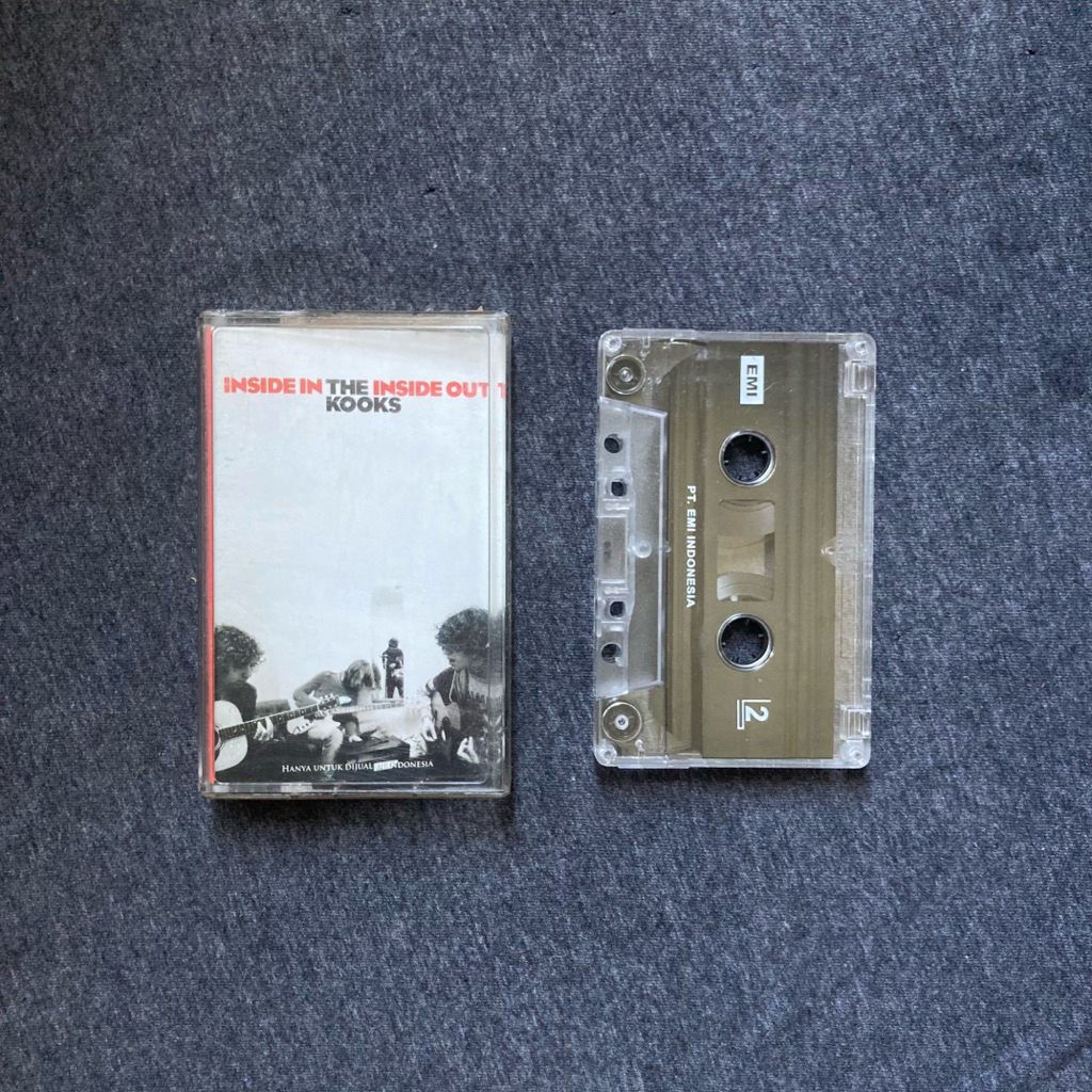 Kaset Pita The Kooks Inside In Inside Out Original Walkman Discman Disc Tape Boombox CD The Kooks Ar