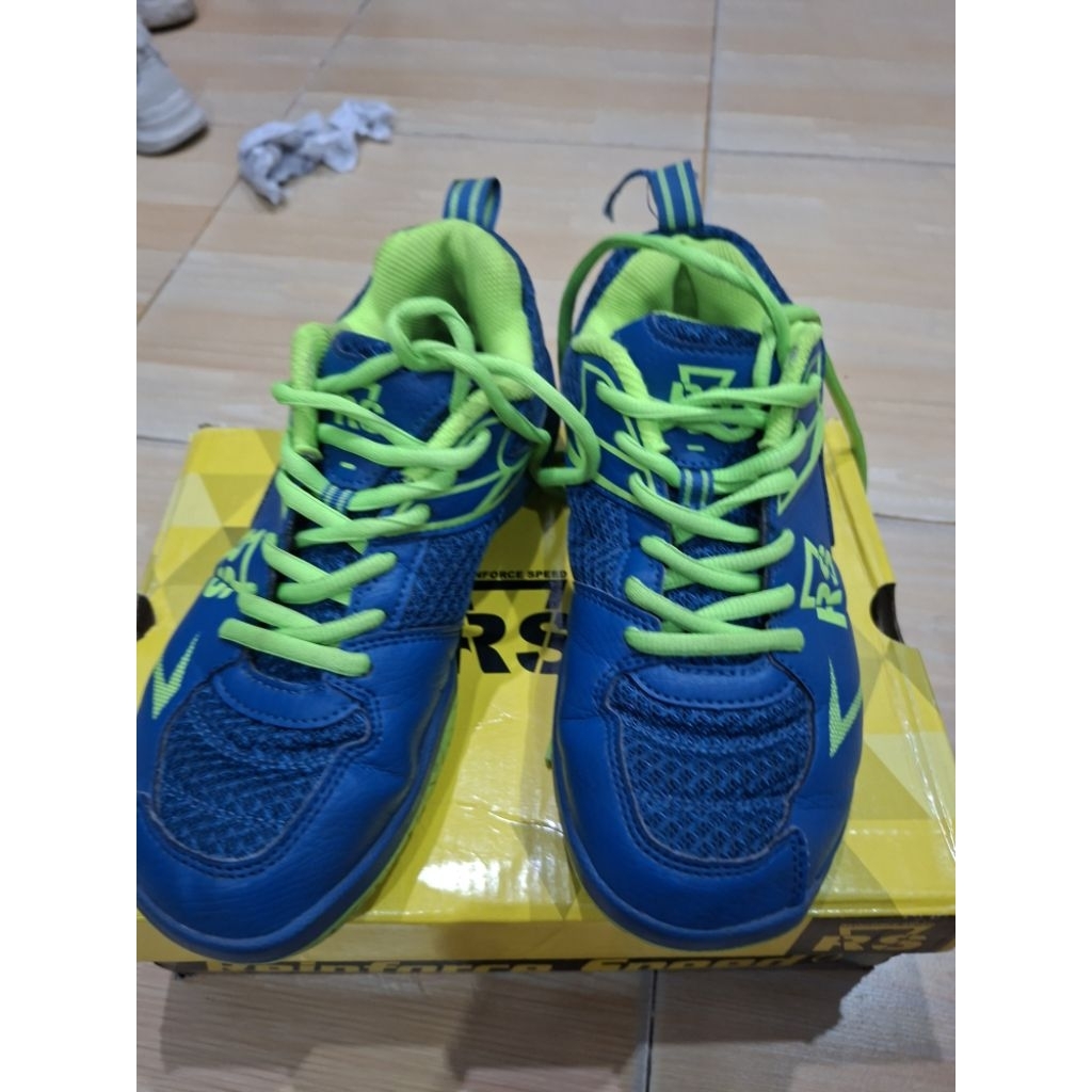 Sepatu Badminton RS / (Reinforce Speed)