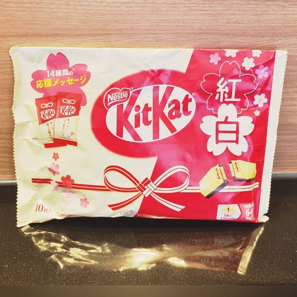 

KitKat Red White Special Edition Original Jepang