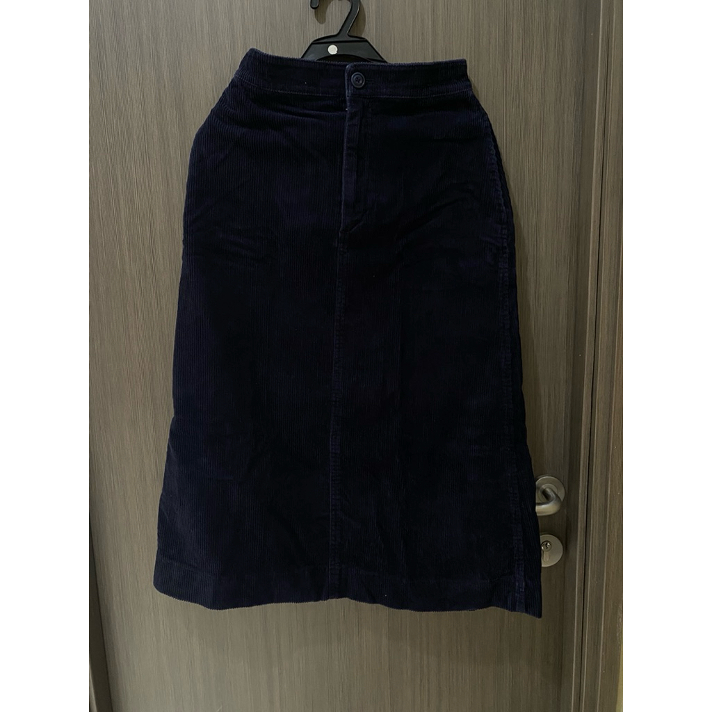 PRELOVED UNIQLO rok corduroy/Rok panjang/rok robek belakang