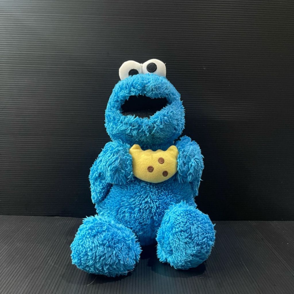 Plushie Boneka Cookie Monster Baskin Robbins