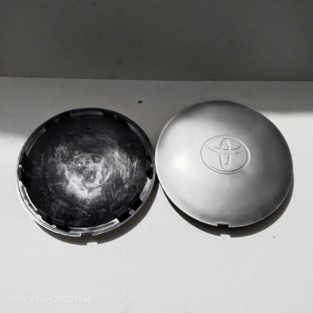 Toyota Dop Roda Kijang Grand Extra 1996 Diameter 15cm dengan Logo Original