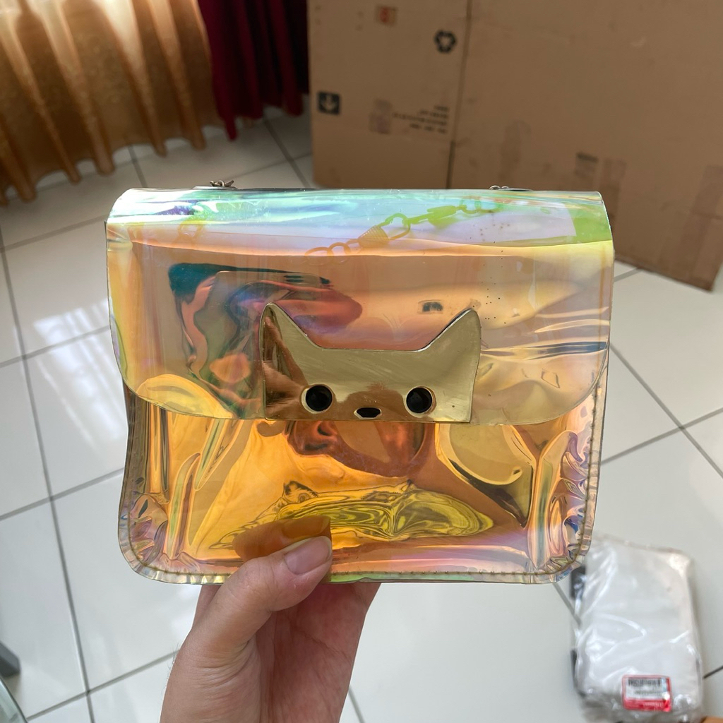 preloved | slingbag hologram cat