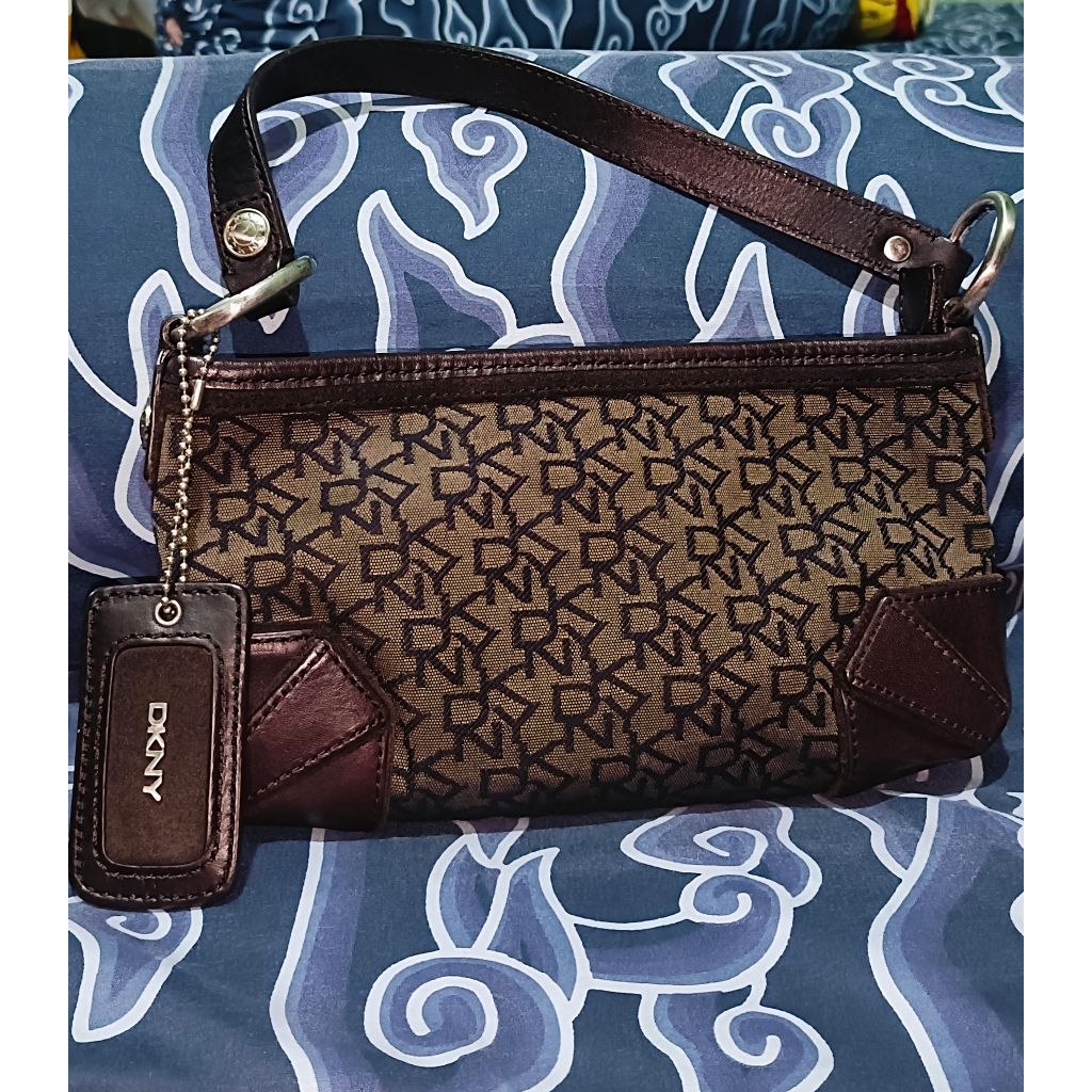 Dkny signature shoulder bag