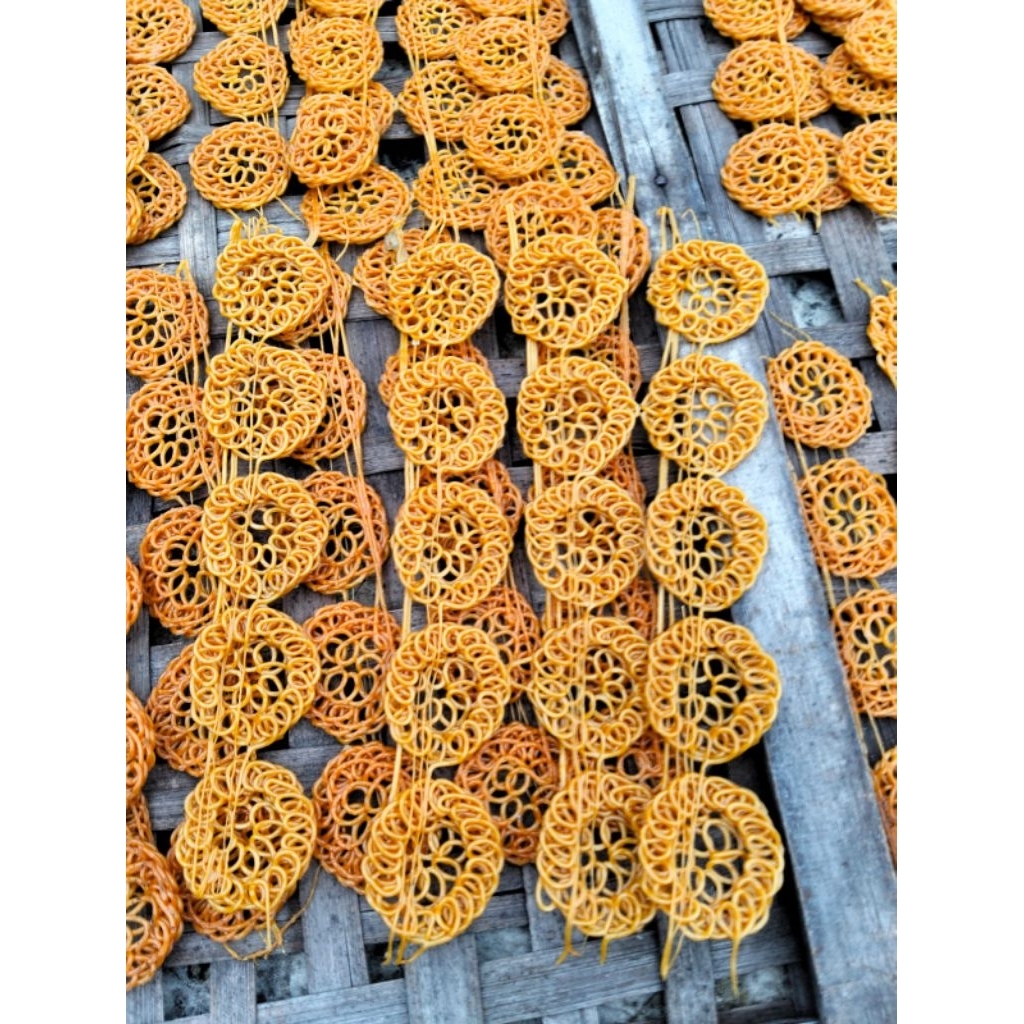 

Kerupuk Mawar Kuning (1kg)❗Bandungan ikan tenggiri Gurih/Renyah