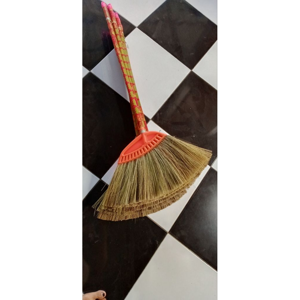 Sapu rayung / sapu lantai/sapu jerami