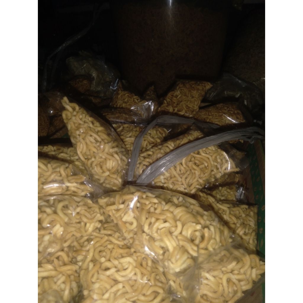 

MIE KEREMES / MIE KEREMES SIAP MAKAN SIAP SAJI UDAH MATANG BISA REQUES MAU ISI 20 30 40 50 INI YG MATENG SUDAH DI GOREN