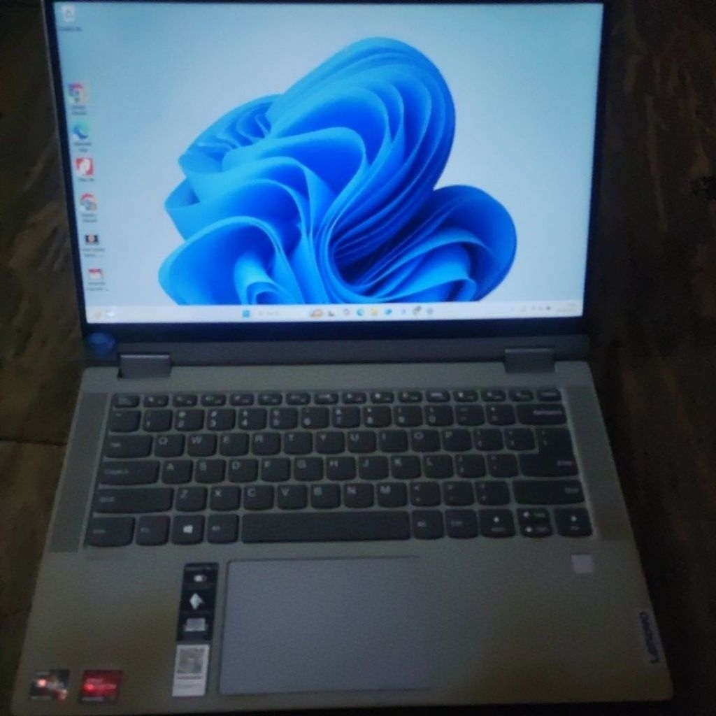 laptop lenovo Rayzen 3 5300U