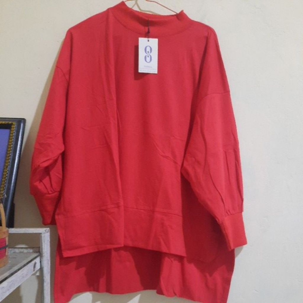 kaos atasan oversize merah brand sabhira