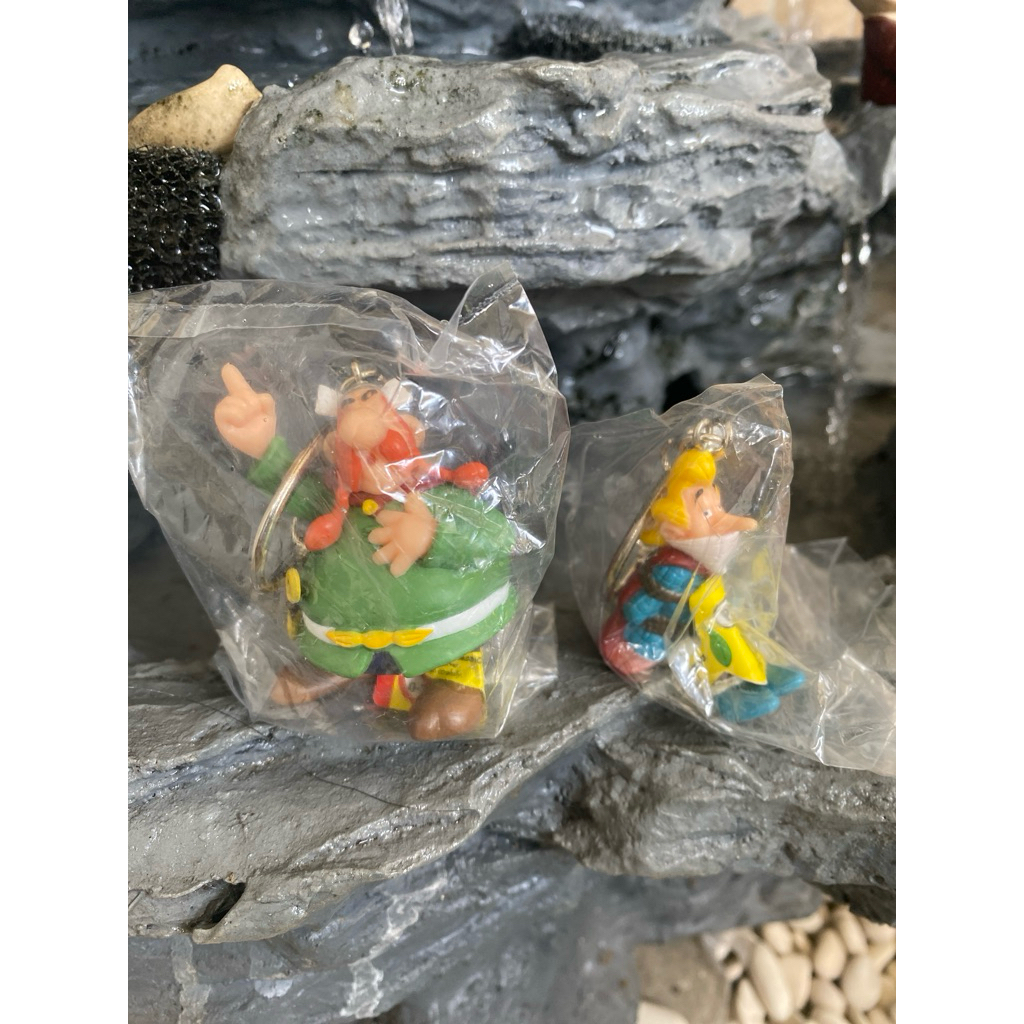 figure temen asterix dan obelix