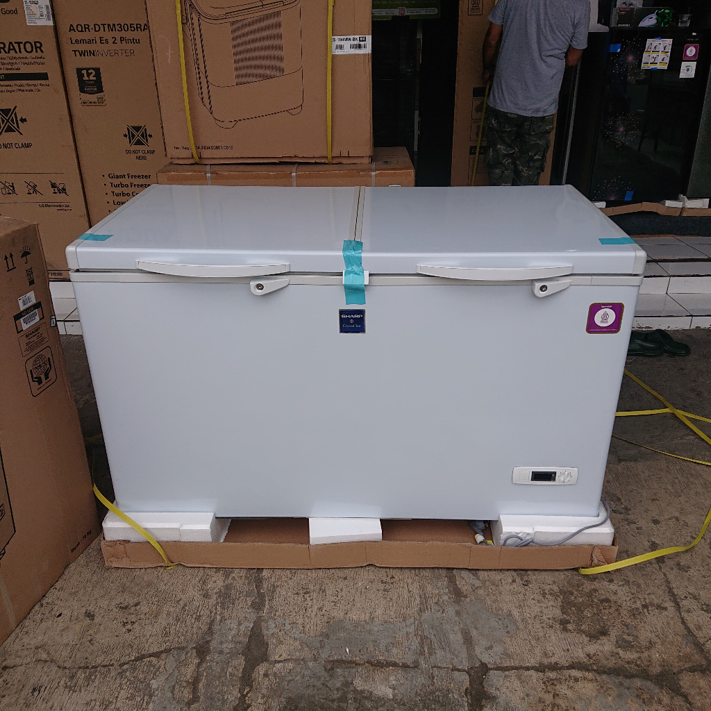 Sharp Chest Freezer FRV 450/ Freezer Box 450 Liter