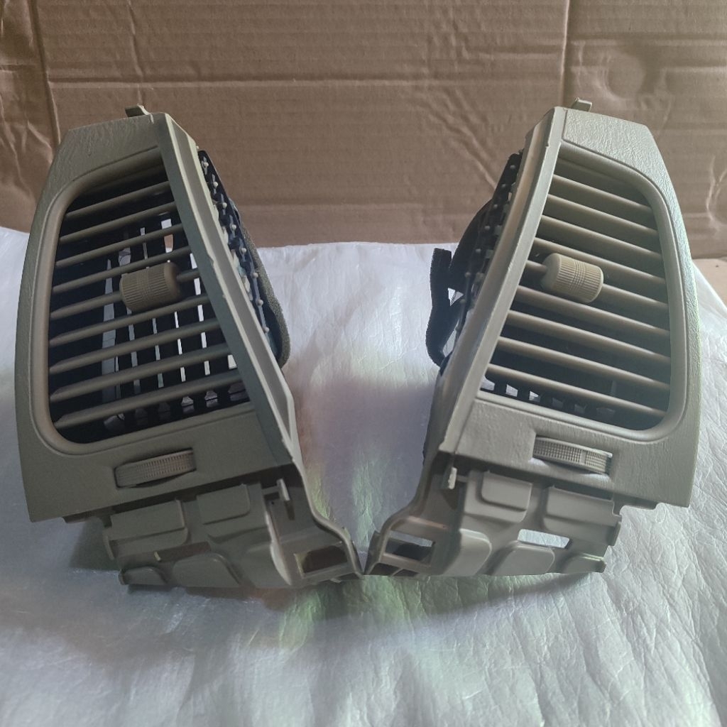 Kisi AC Depan Tengah Grand Innova Original Kanan / Kiri