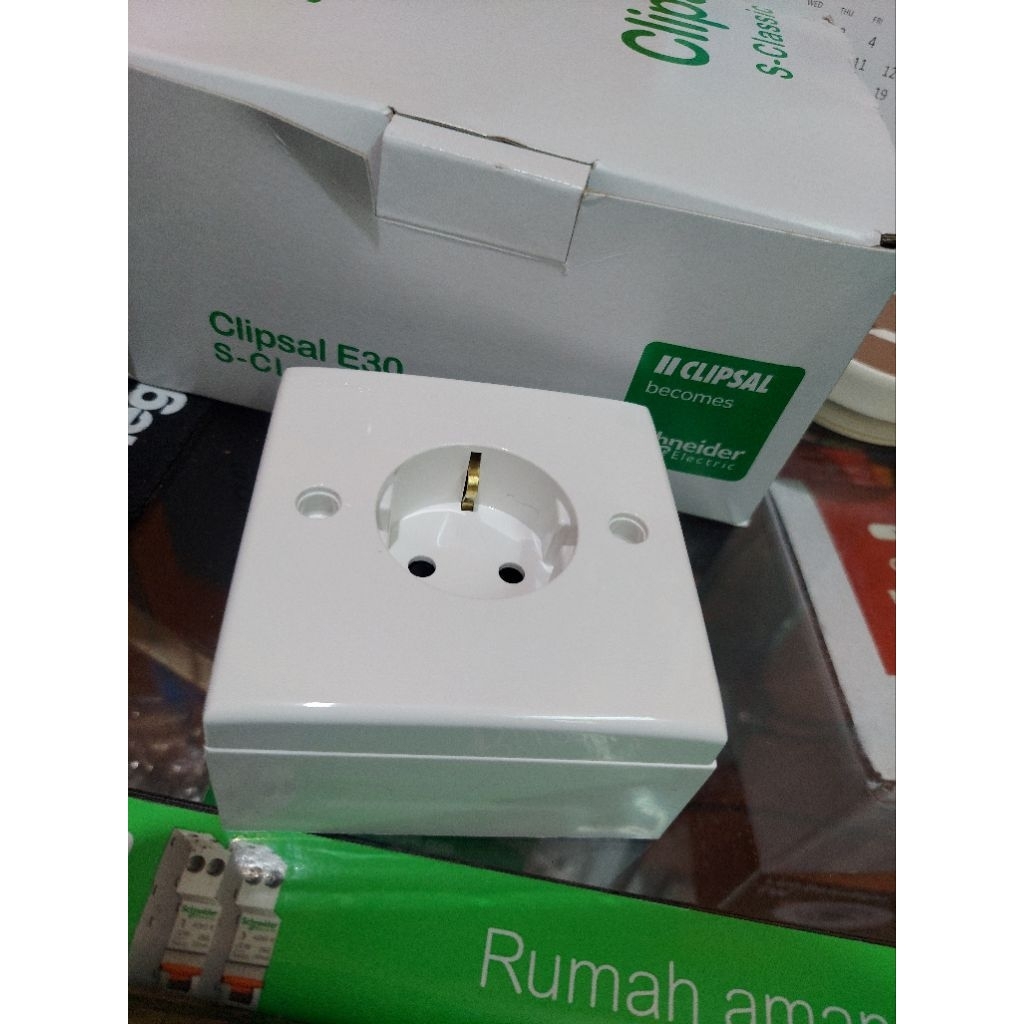 Classic Stop Kontak Outbow Clipsal Schneider