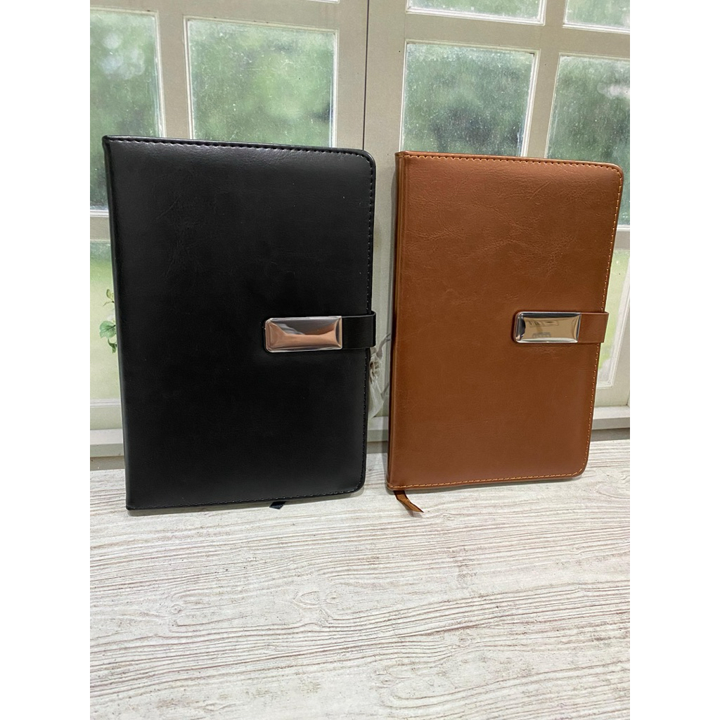 

Buku Souvenir Free Custom Nama Notebook Agenda A5 Custom Grafir Laser Agenda Buku