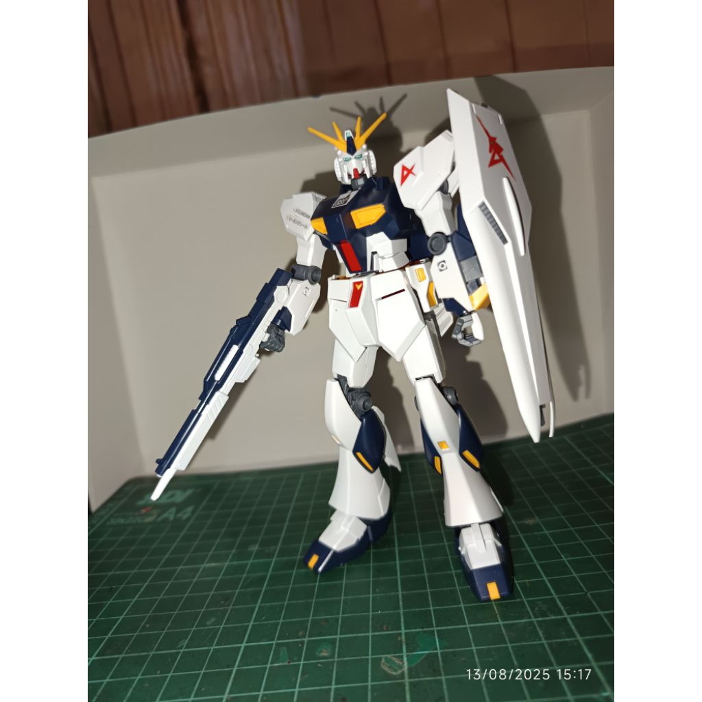 Entry Grade (EG) NU GUNDAM BANDAI ( BUKAN HG)