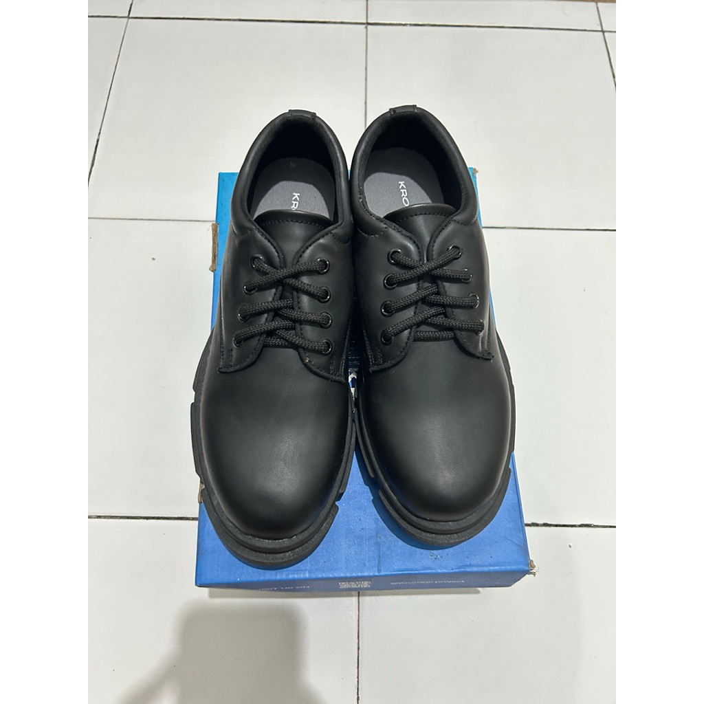 Preloved Sepatu Kronikel