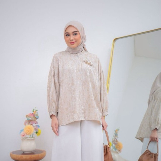 

Gamaleea - Zahrah Blouse Atasan wanita Lengan Panjang Busui Friendly Jacquard LD 125