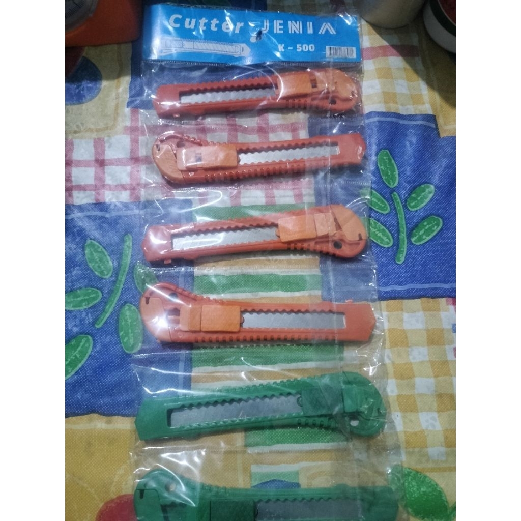 

Cutter Jenia K-500