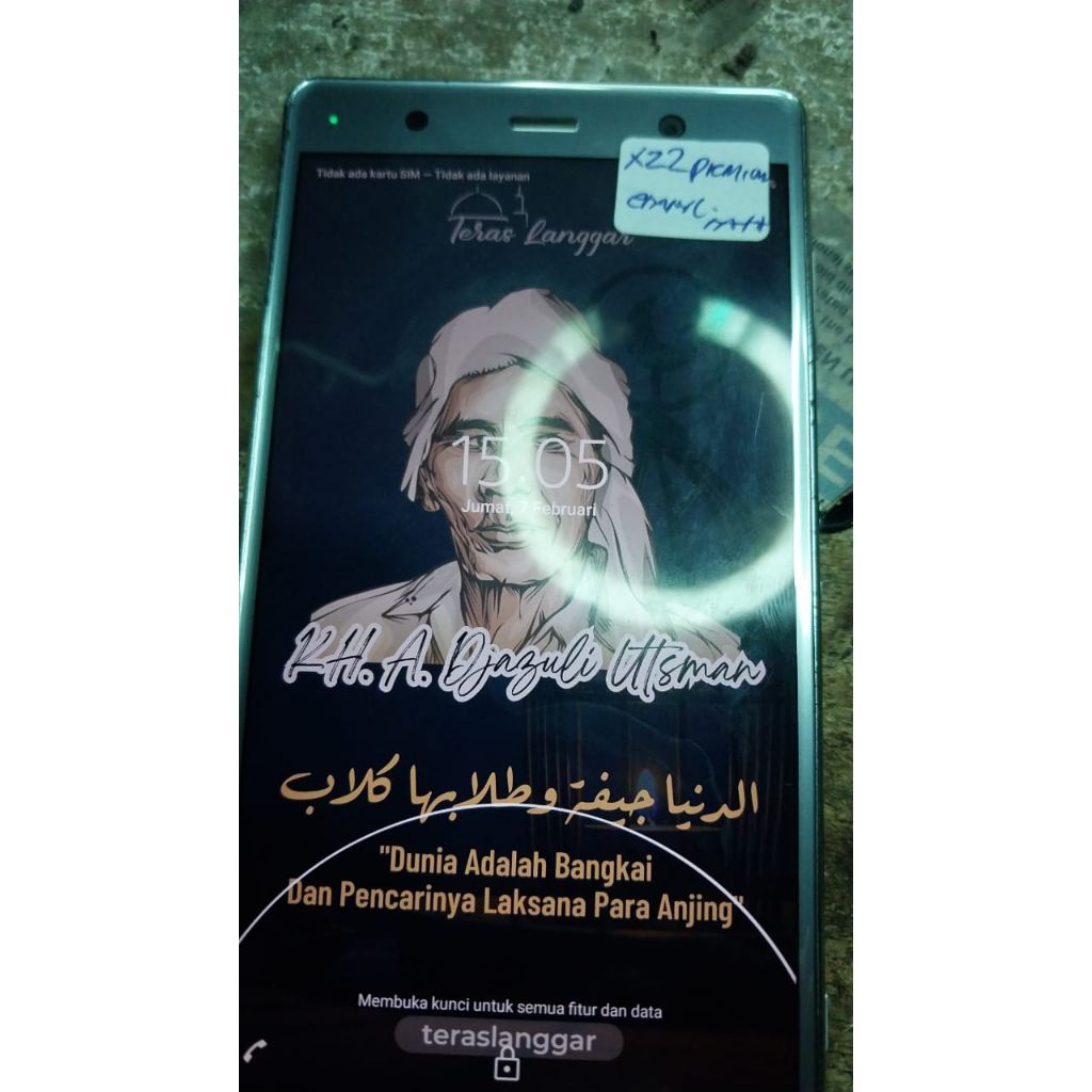 LCD XPERIA XZ2 PREMIUM ORIGINAL COPOTAN - KONDISI NORMAL - DIJUAL KARENA MESIN MATI