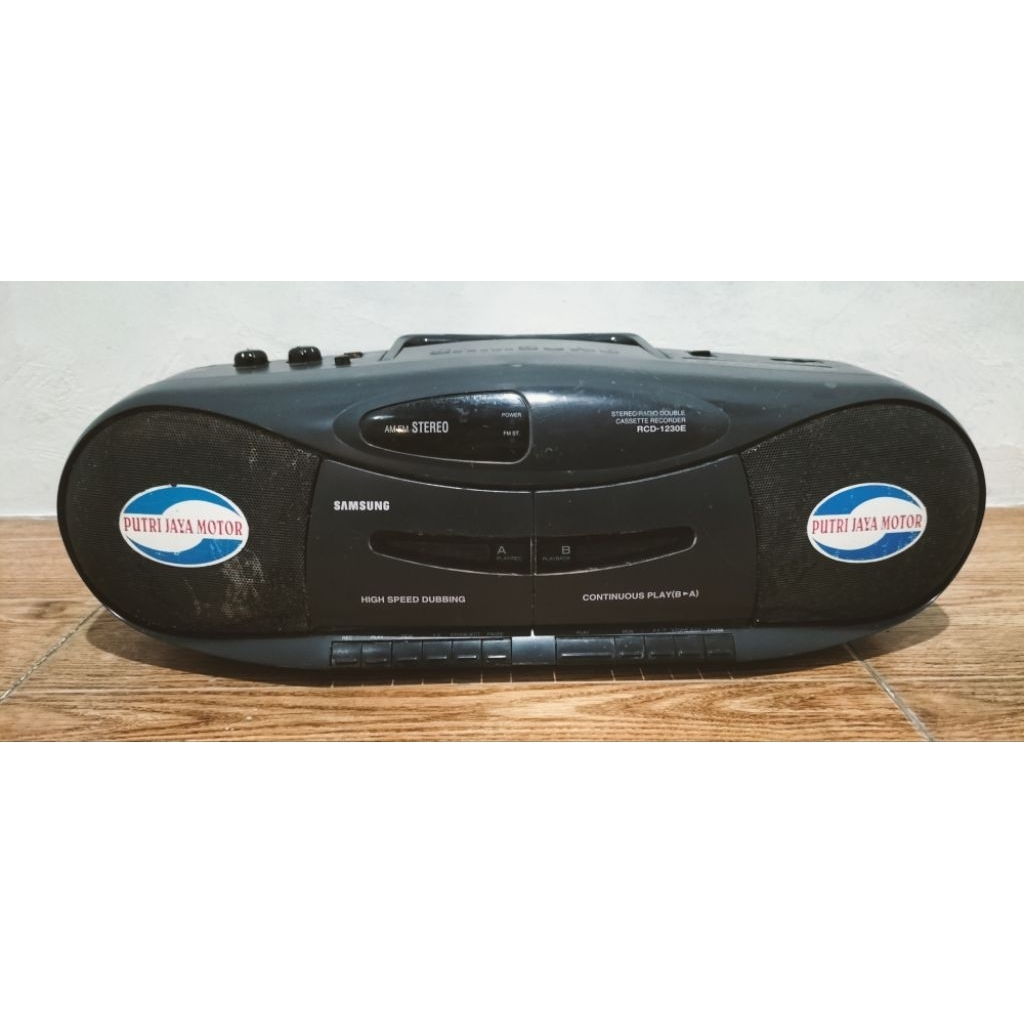 tape radio kapsul bekas