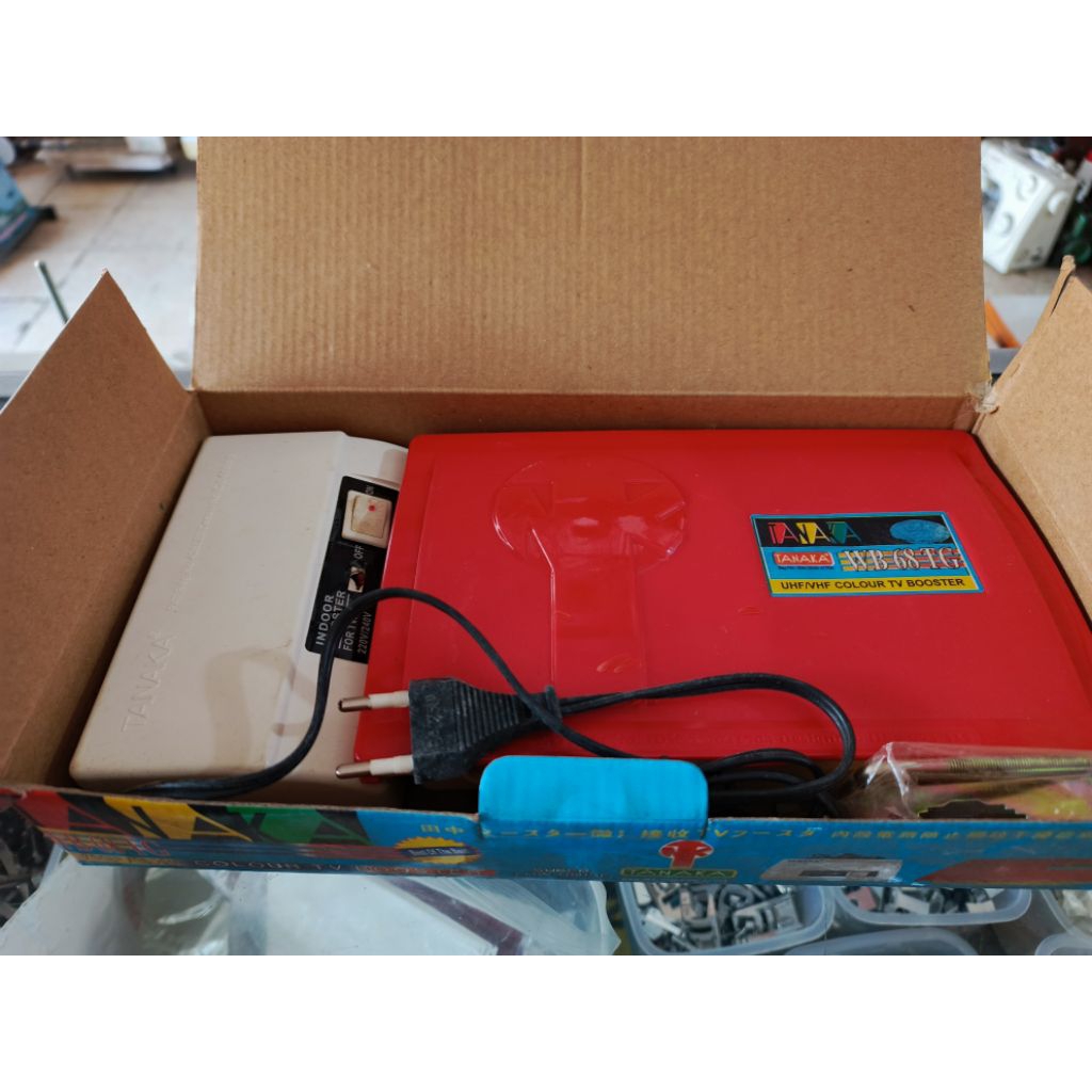 Antena Booster Tanaka WB 68 TG / Penguat Sinyal Antena