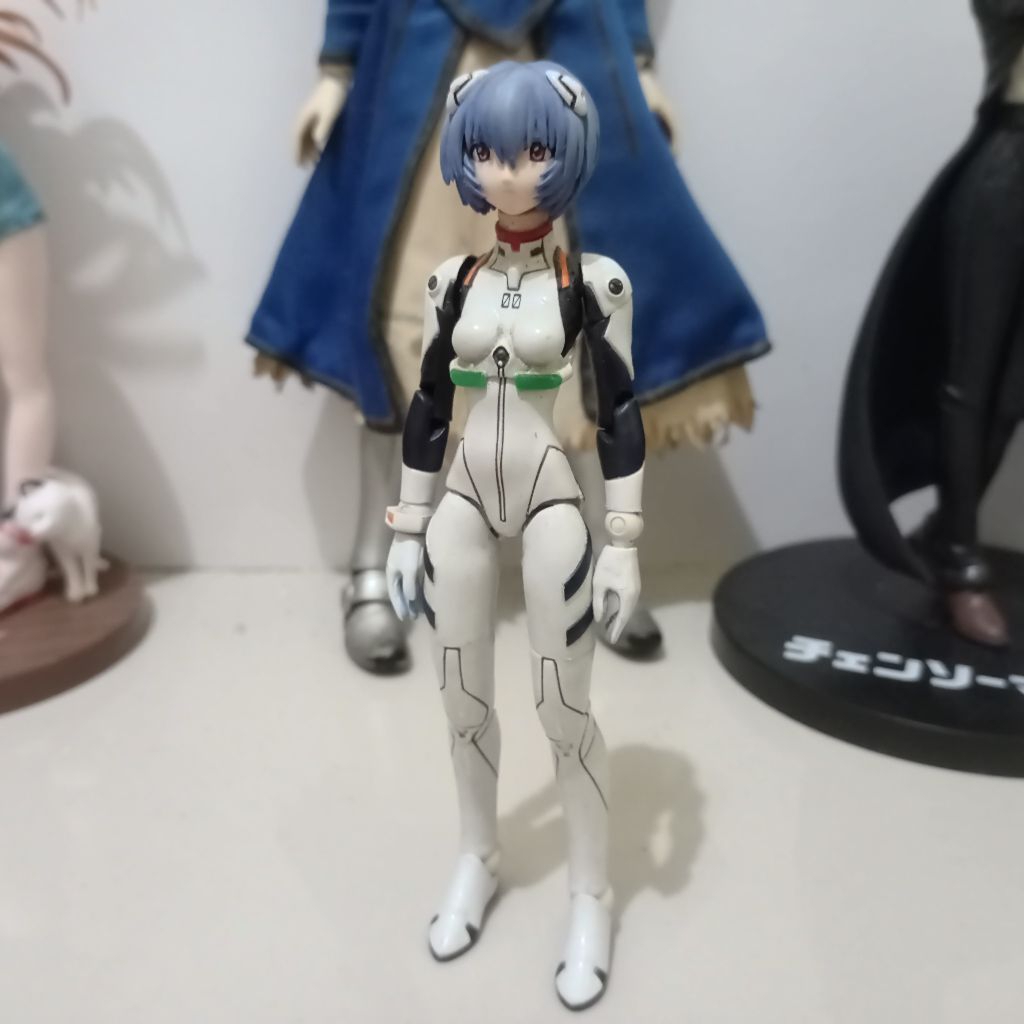 LOOSE Revoltech Fraulein Rei Ayanami -minus-