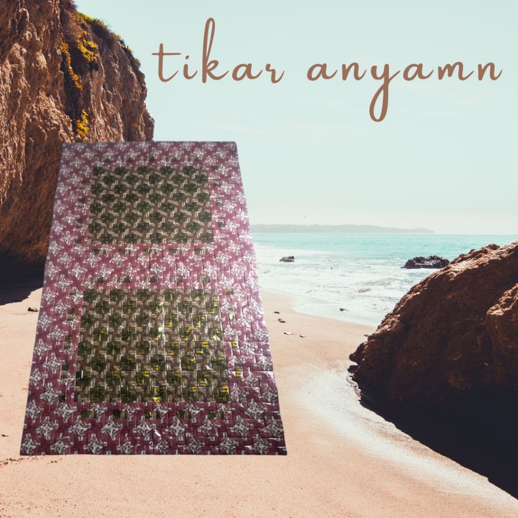 Tikar Piknik Alas Duduk Bersantai Outdoor / Tikar anyaman Lipat Mini Piknik Ukuran 108cmx72cm