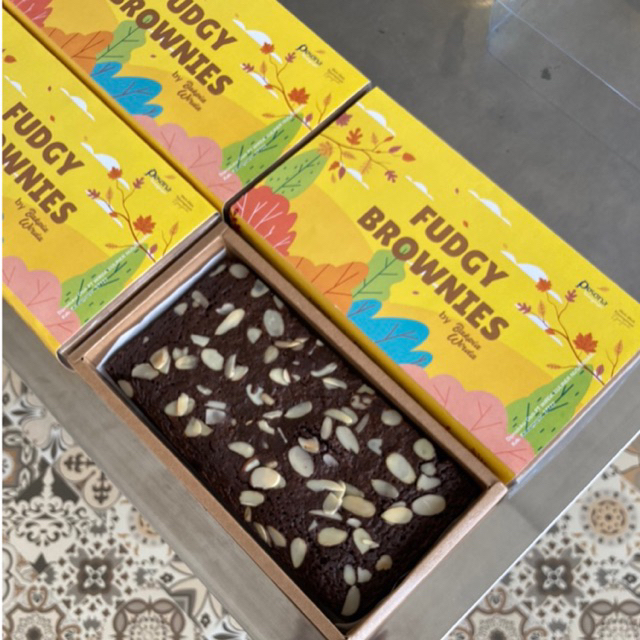 

Bakpia Wirda – Fudgy Brownies by Bakpia Wirda 360g