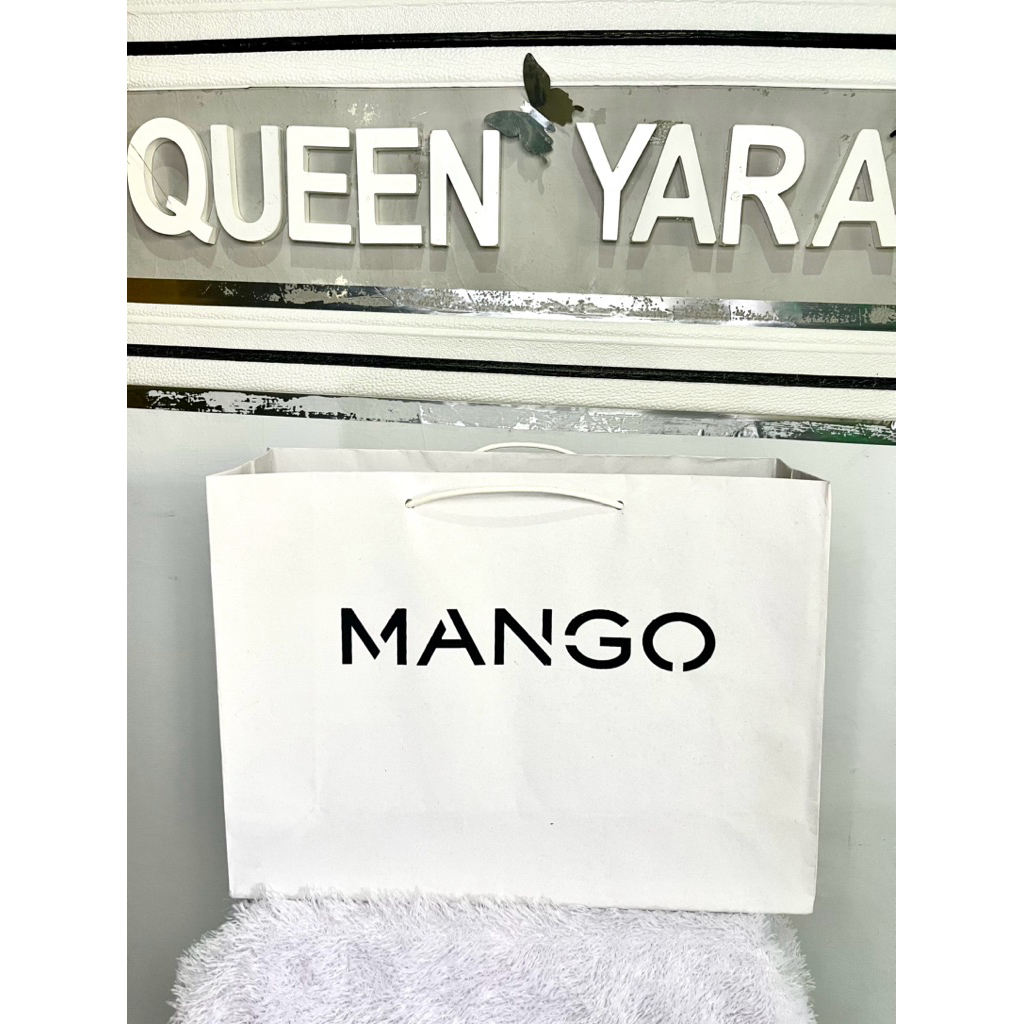 

PAPERBAG M4NGG00 untuk tas Kado