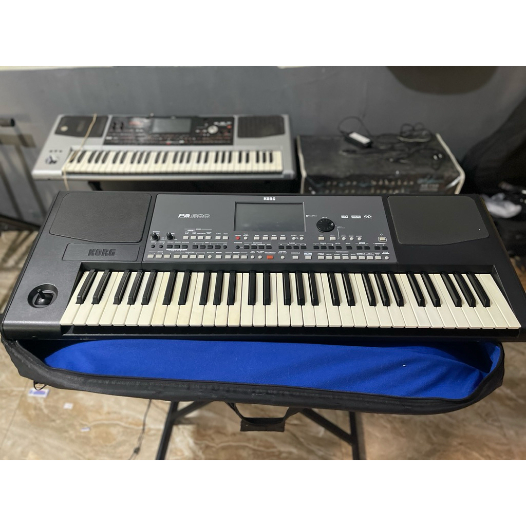 KEYBOARD KORG PA 600