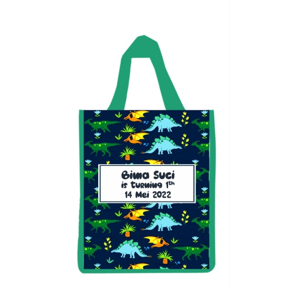 

tas ulang tahun anak custom/tas ulang tahun karakter/goodie bag ulang tahun custom nama dan gambar/tas ulang tahun dinosaurus/tas ulang tahun custom cars/tas ulang tahun ukuran 30x12x38