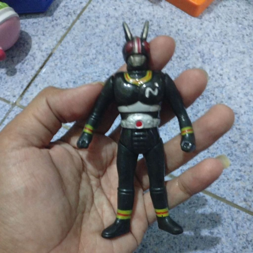 Figure Kamen Rider Black Vintage Ksatria Baja Hitam Satria RX