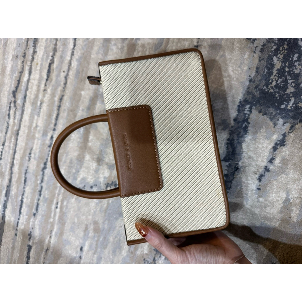 Tas Wanita CK Charles and Keith x ITZY mini slingbag canvas brown white