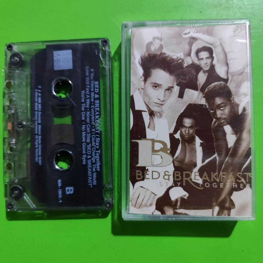 Kaset BED & BREAKFAST Stay Together