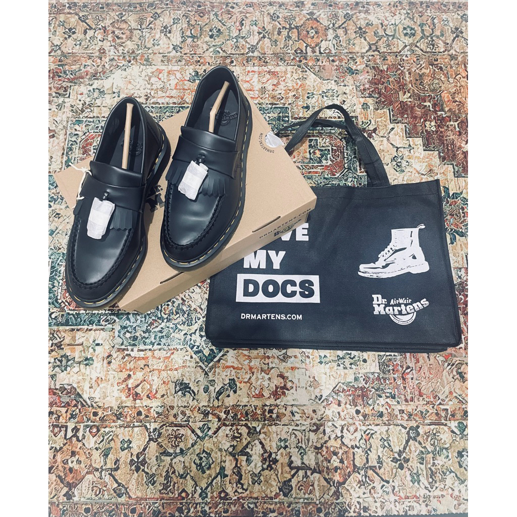 Dr. Martens Adrian Tassel Black